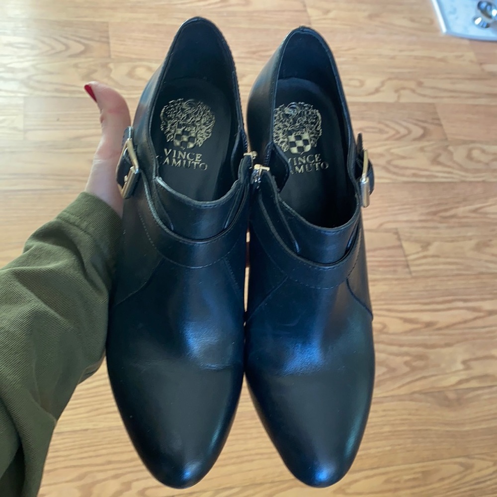 Black Vince Camuto bootie/shoe